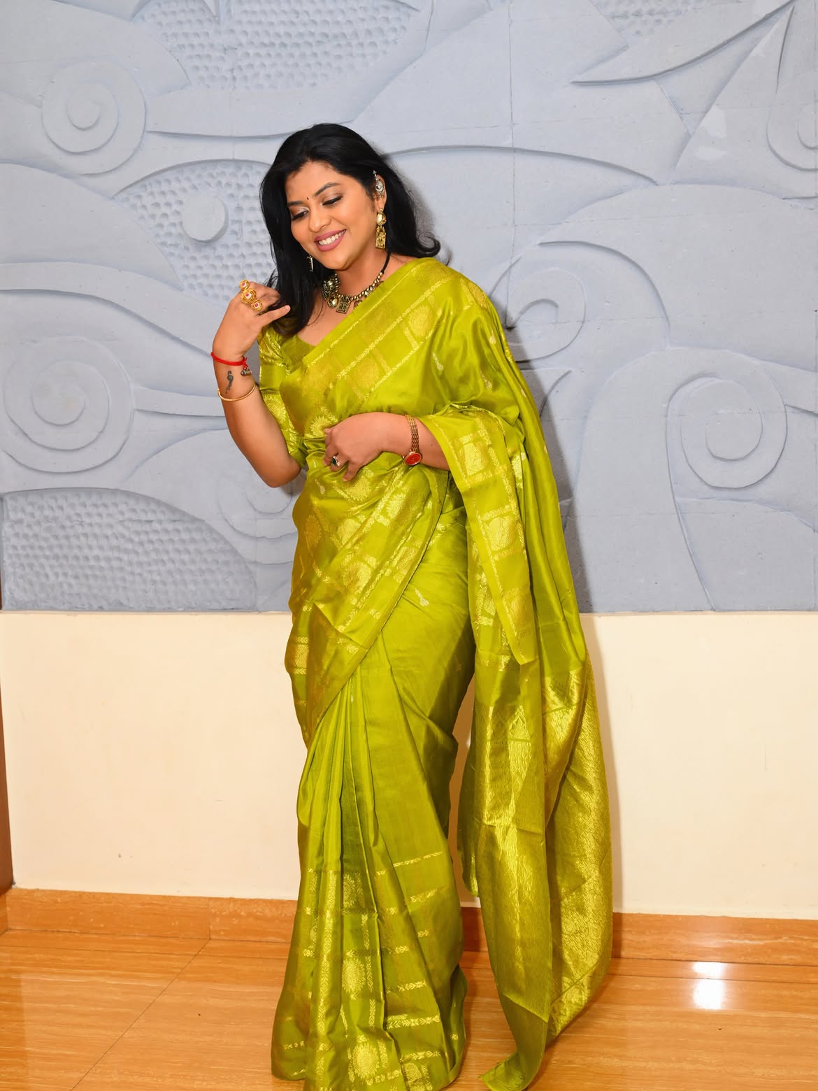 Singer Sameera Bharadwaj Attends Award Function in Saree