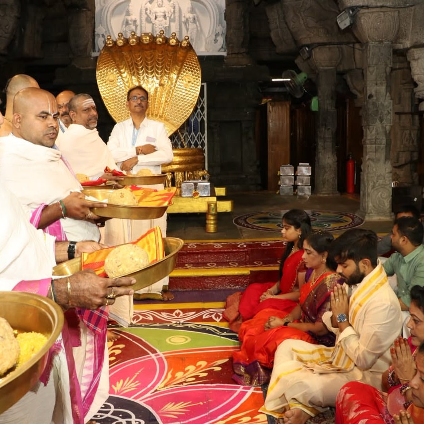 AP Home Minister Vangalapudi Anitha Visits Tirumala Temple with Family