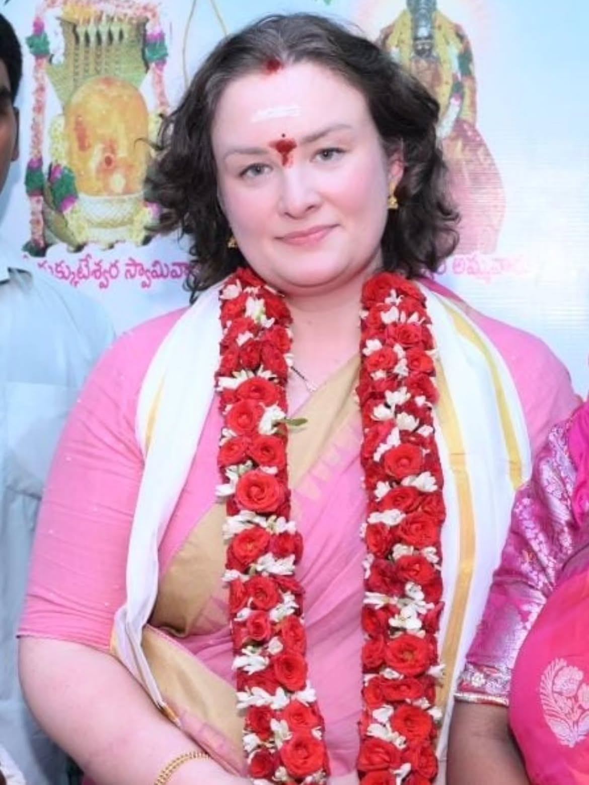 Pawan Kalyan Wife Anna Lezhneva Visits Pithapuram