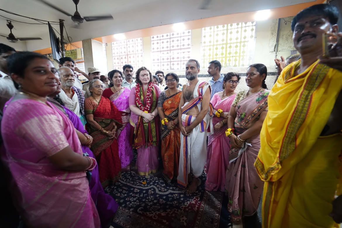 Pawan Kalyan Wife Anna Lezhneva Visits Pithapuram