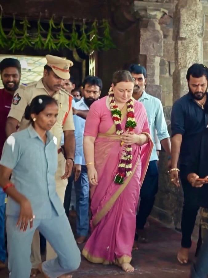 Pawan Kalyan Wife Anna Lezhneva Visits Pithapuram