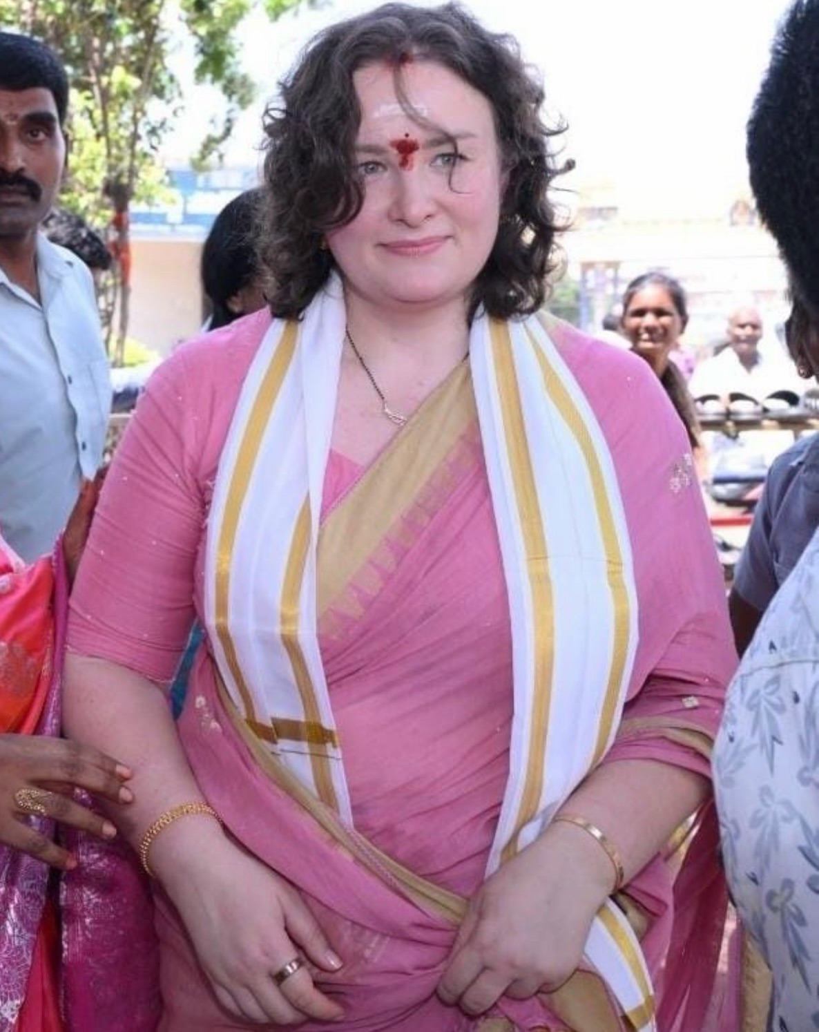 Pawan Kalyan Wife Anna Lezhneva Visits Pithapuram