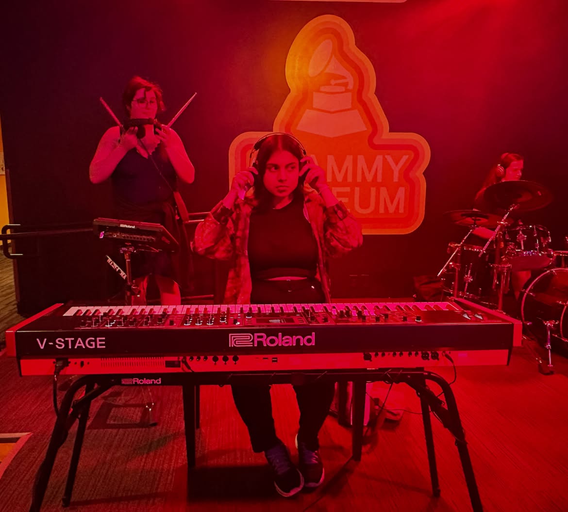 Roja Daughter Anshu Selvamani Shares Photos from Grammy Museum