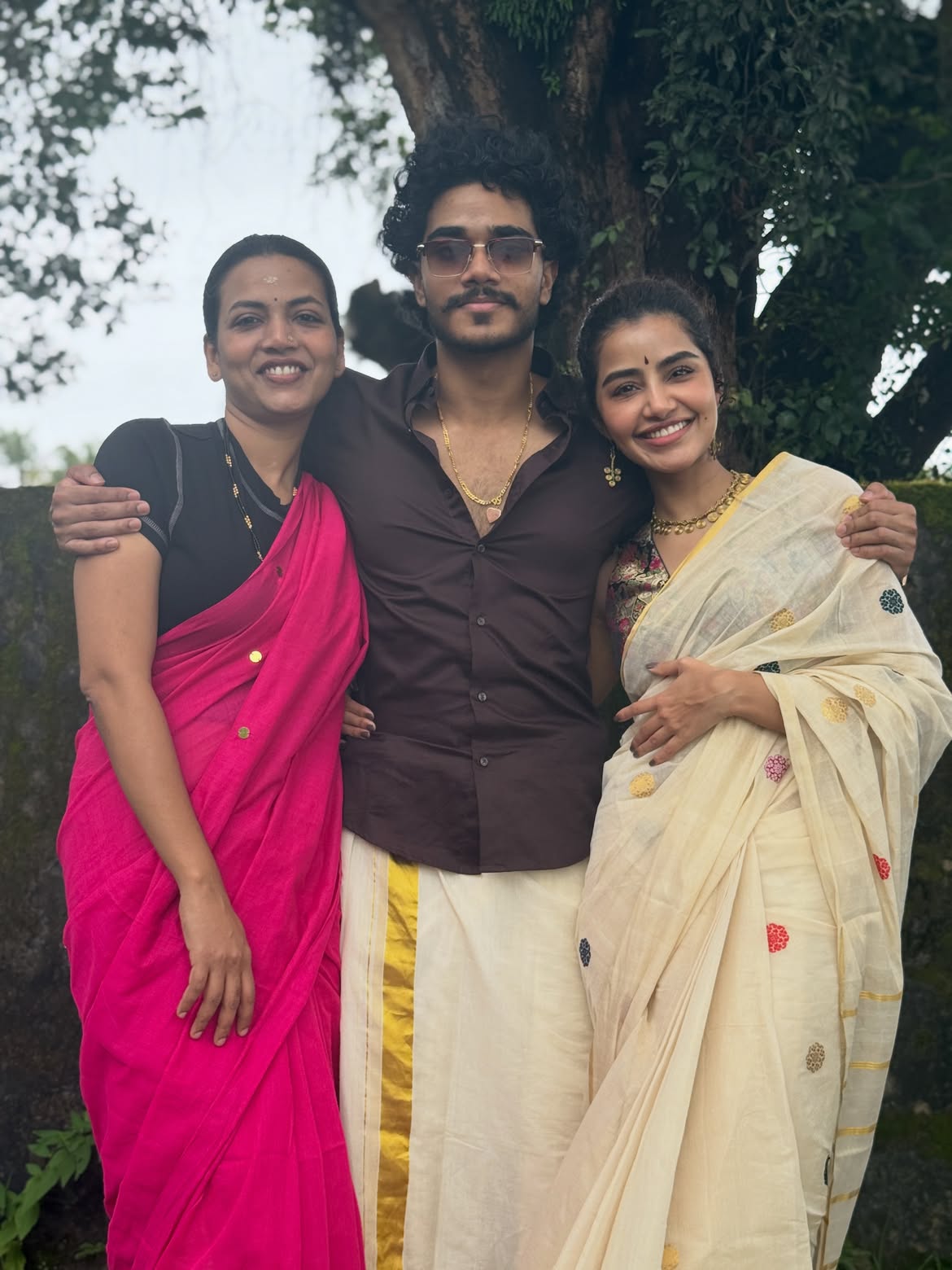 Anupama Parameswaran Onam Celebrations with Family