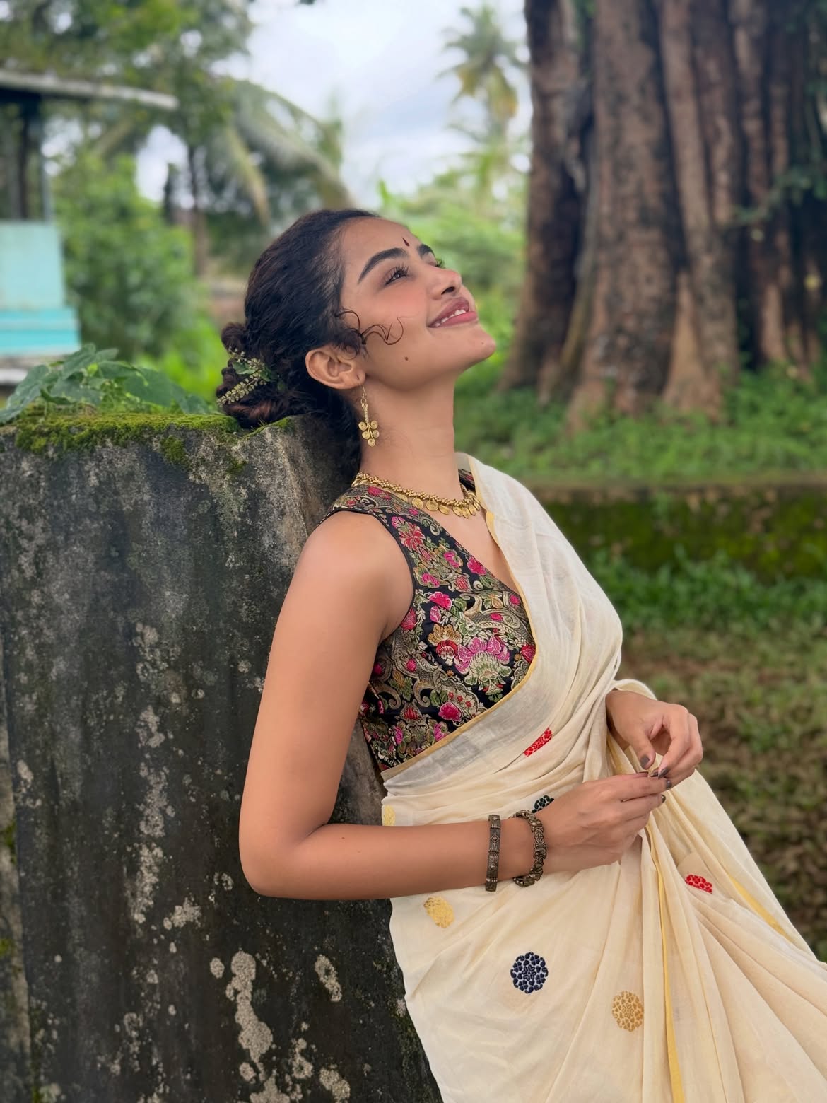 Anupama Parameswaran Onam Celebrations with Family
