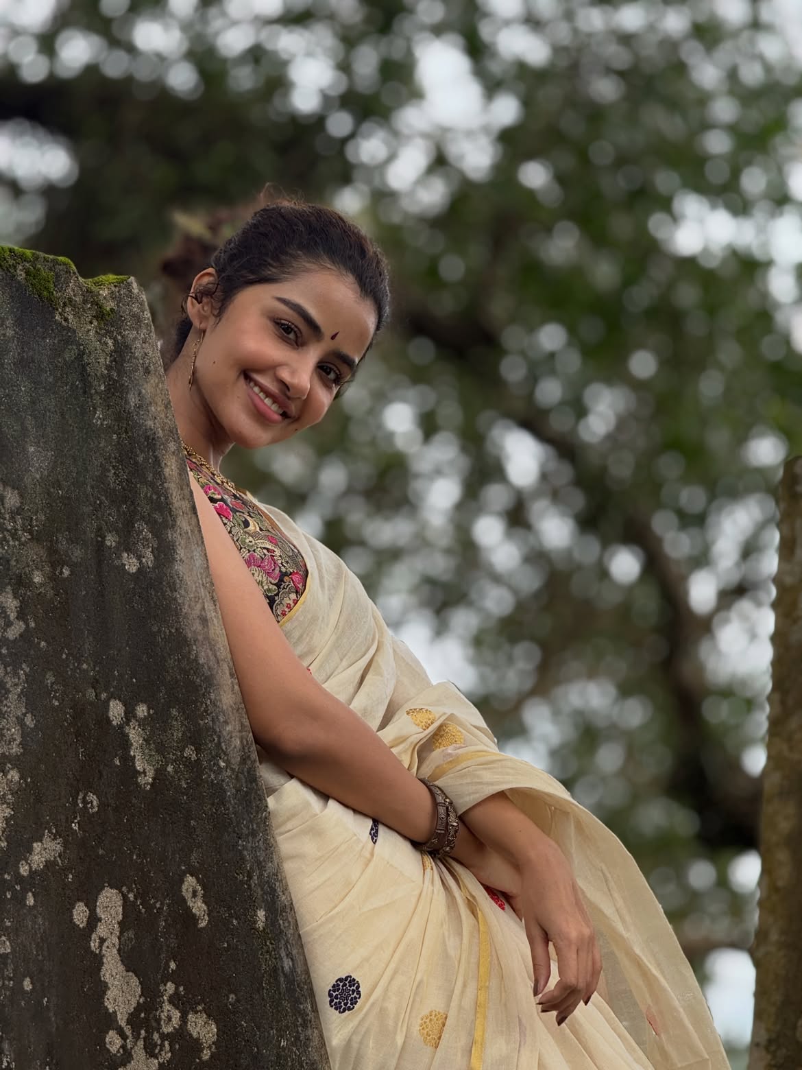 Anupama Parameswaran Onam Celebrations with Family