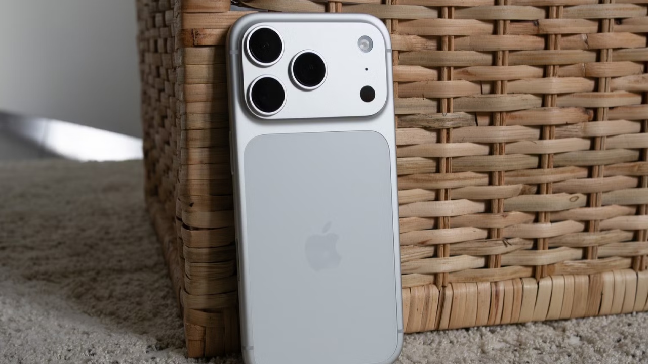 Apple iPhone 17 price