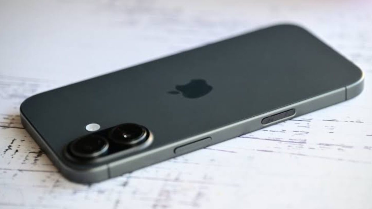 Apple iPhone 17 price