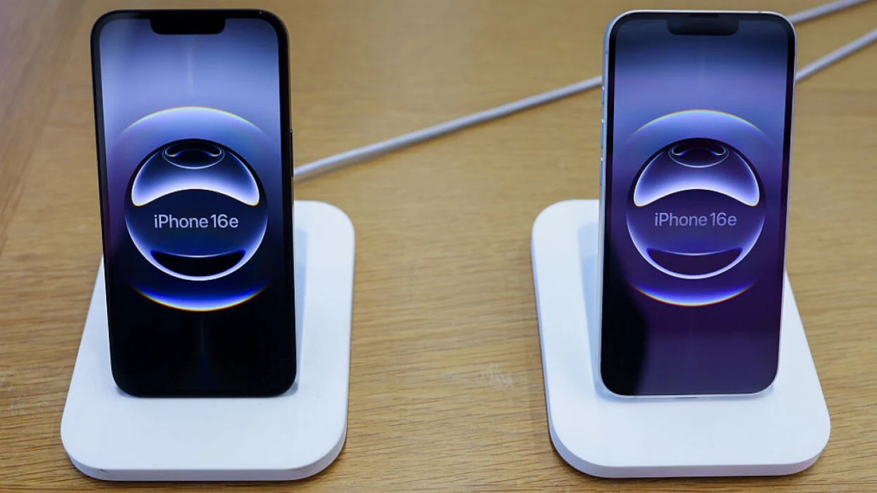 Apple iPhone 17e : ఆపిల్ లవర్స్‌కు పండగే.. ఈ ఐఫోన్ 17e భారీగా తగ్గిందోచ్.. ఇలాంటి ఆఫర్ మళ్లీ రాదు..!