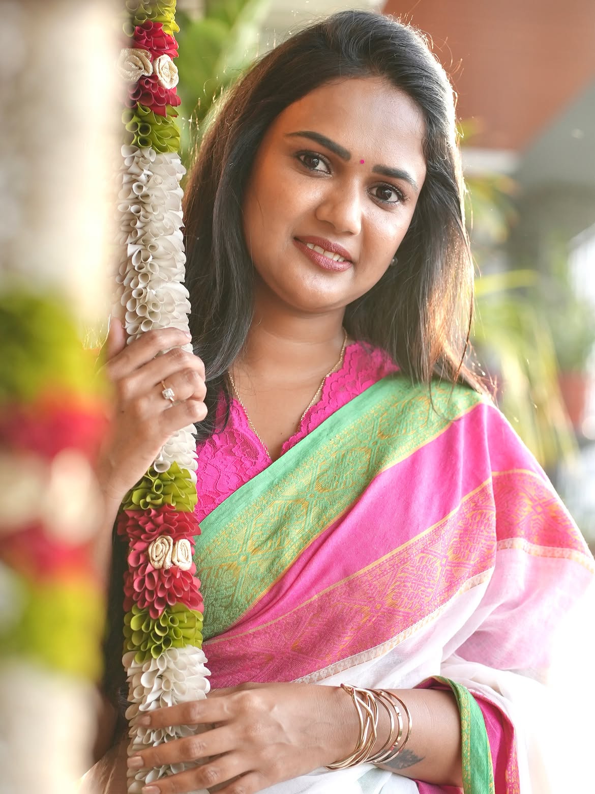 Ariyana Glory Traditional Looks