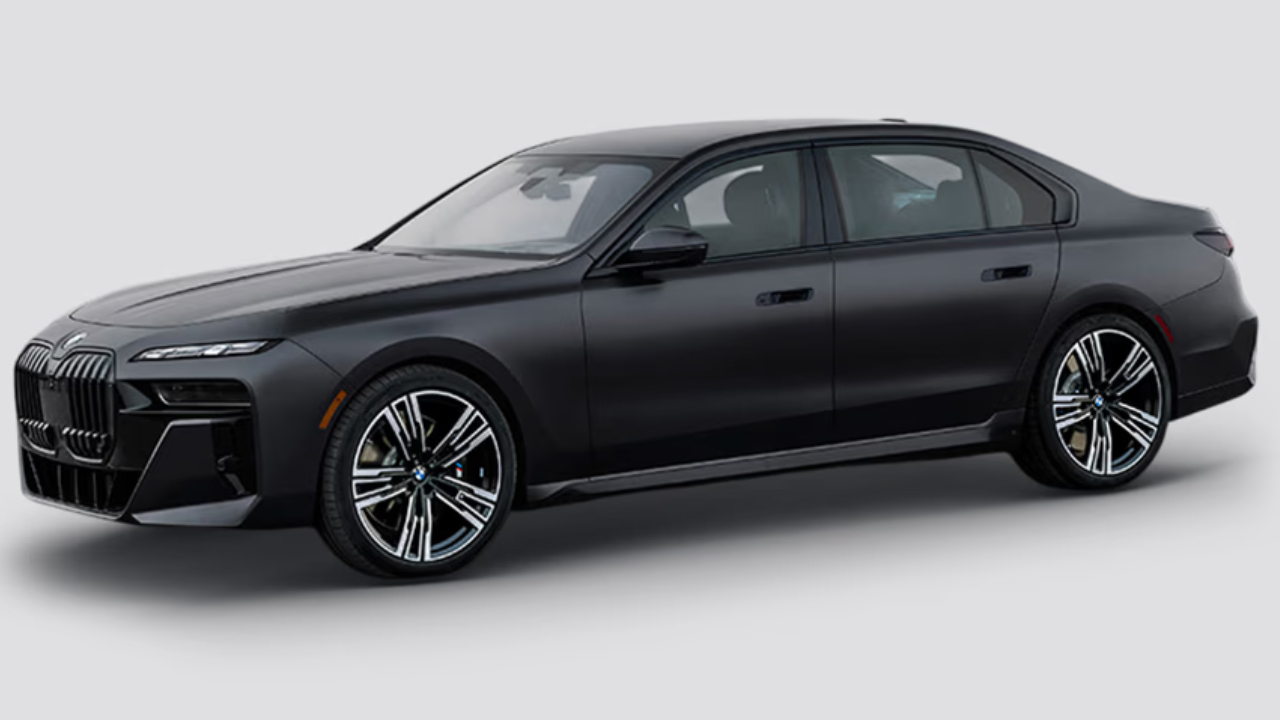 BMW 7 Series Bookings : లగ్జరీ కారు కావాలా? హై-టెక్ ఫీచర్లతో కొత్త BMW సెడాన్ వస్తోందోచ్.. ఇప్పుడే బుకింగ్ చేసుకోండి!