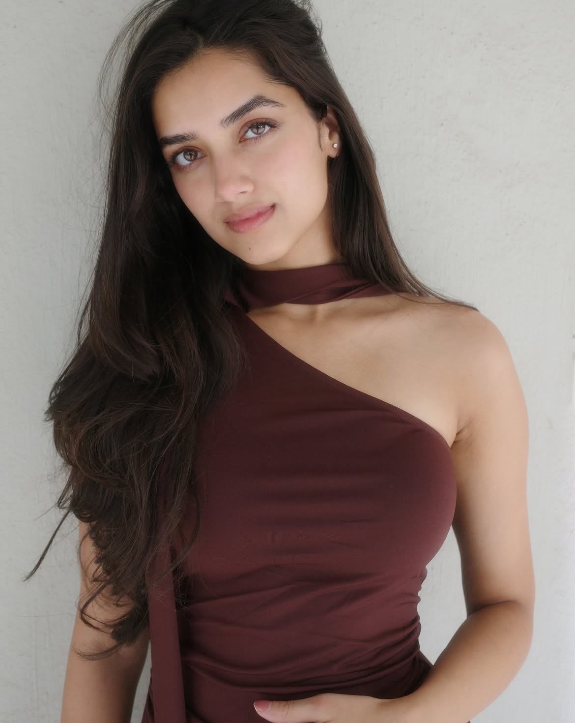 Bhagyashri Borse Modern Looks after Lenin Hit