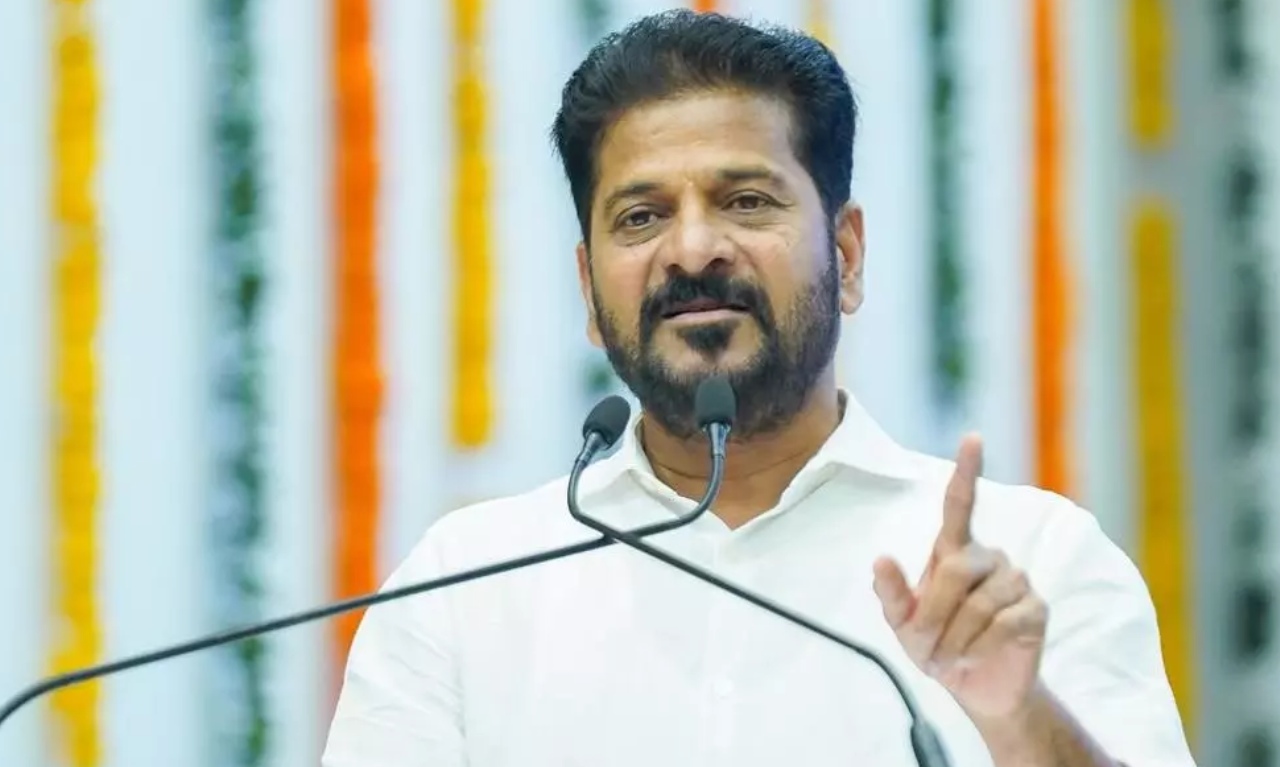 CM Revanth Reddy : అర్హులందరికీ పెన్షన్లు ఇస్తాం.. 70 వేల ఉద్యోగాలు భర్తీ చేశాం : సీఎం రేవంత్ రెడ్డి