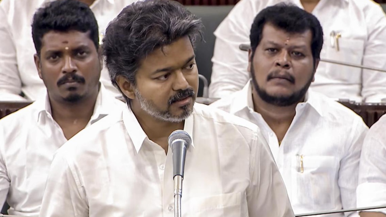 CM Vijay : తమిళనాడు సీఎం విజయ్ మరో సంచలన నిర్ణయం.. ఎమ్మెల్యేలతోపాటు వారందరికీ శుభవార్త..