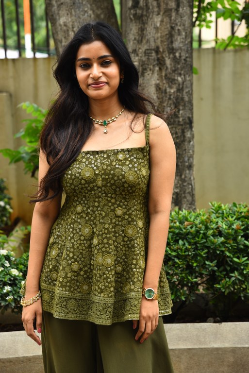 Tanmai Kushi Simple Looks in Green Dress