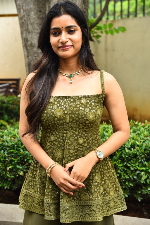 Tanmai Kushi Simple Looks in Green Dress