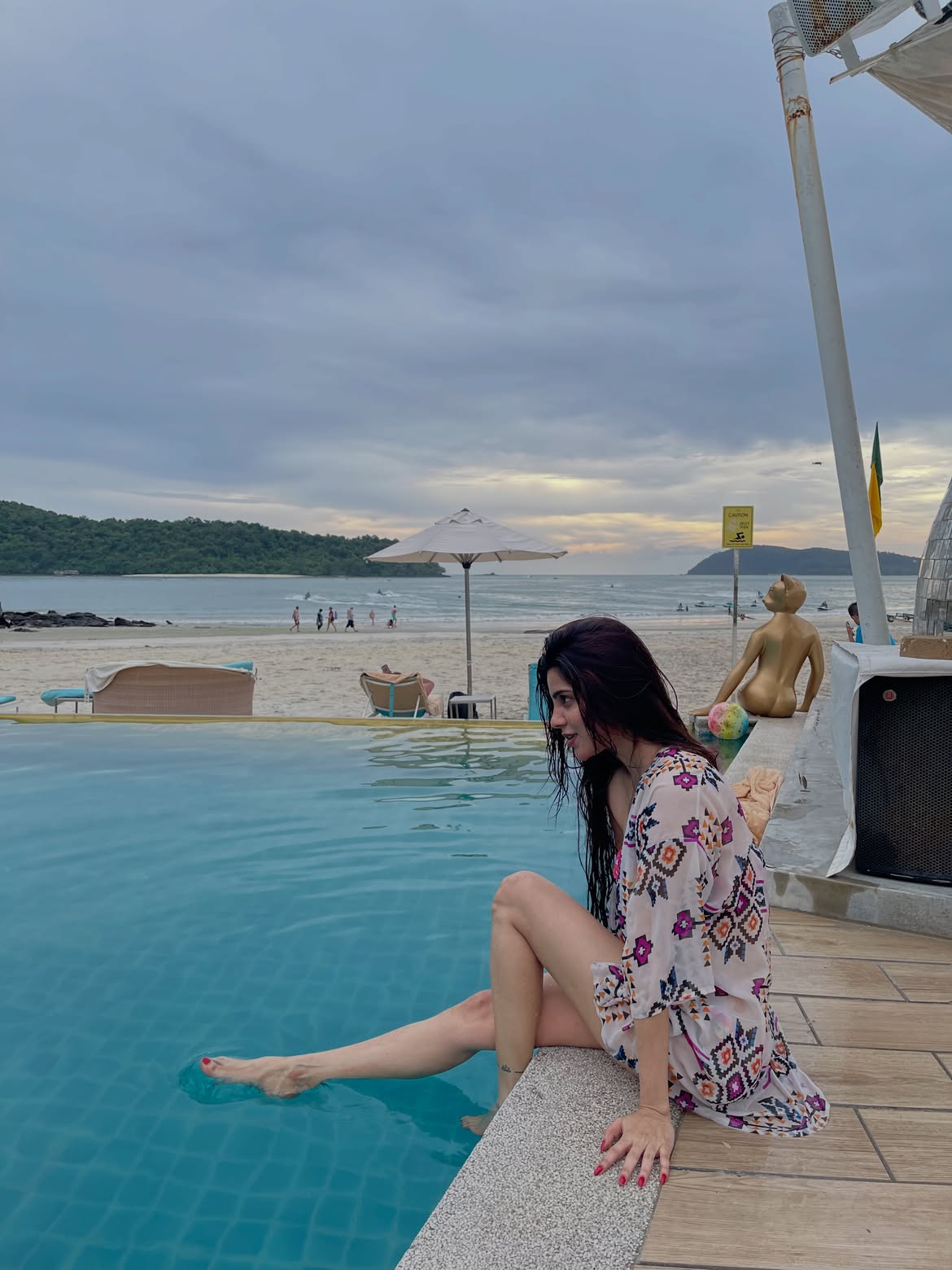 Divyabharathi Sizzling Photos from Malaysia Vacation