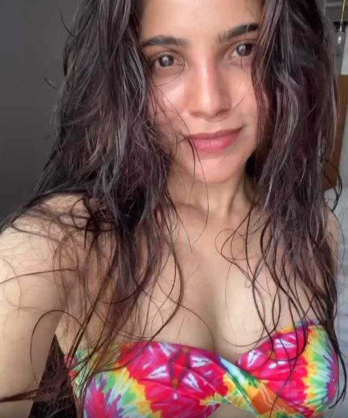 Divyabharathi Sizzling Photos from Malaysia Vacation