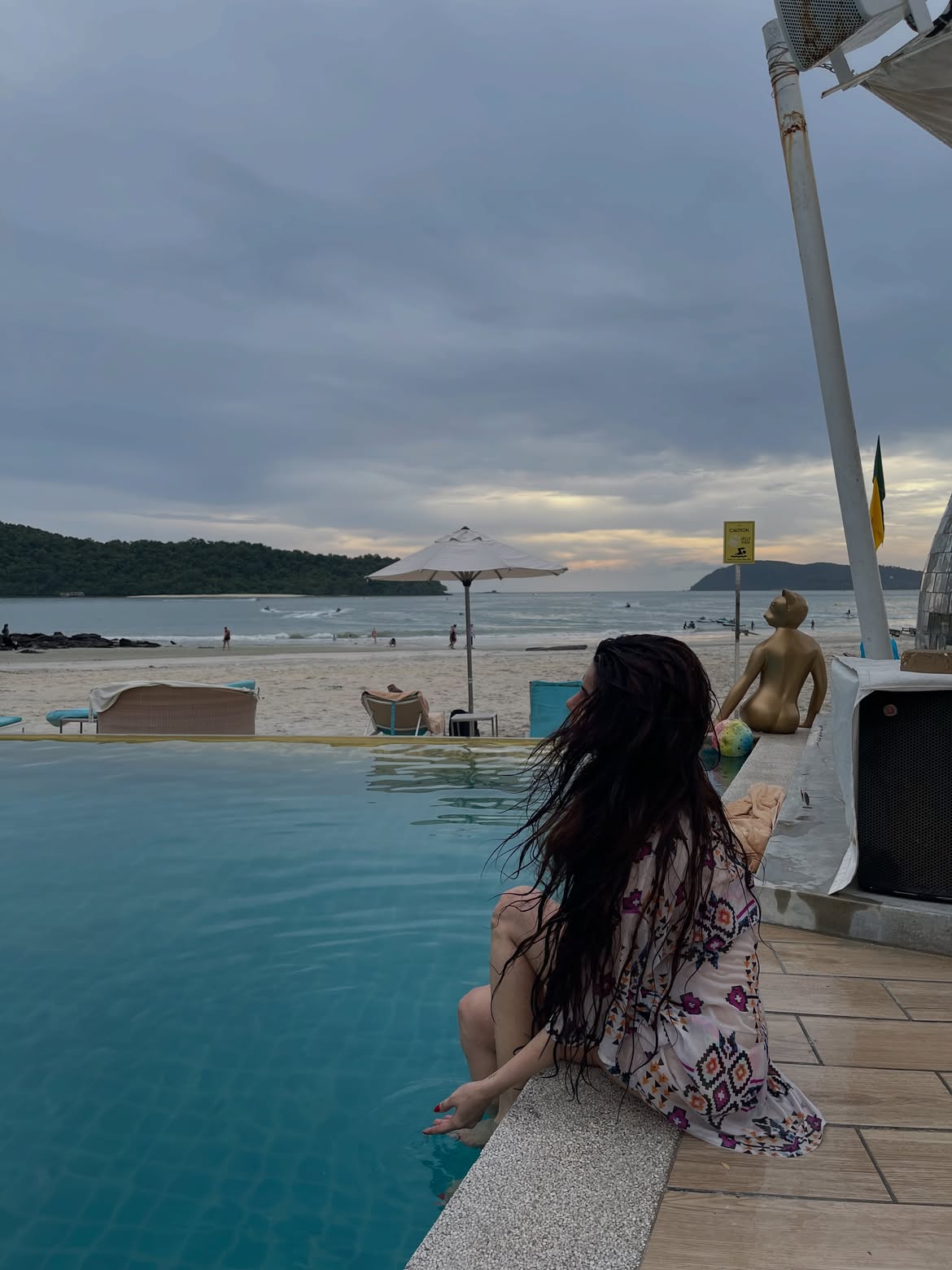 Divyabharathi Sizzling Photos from Malaysia Vacation
