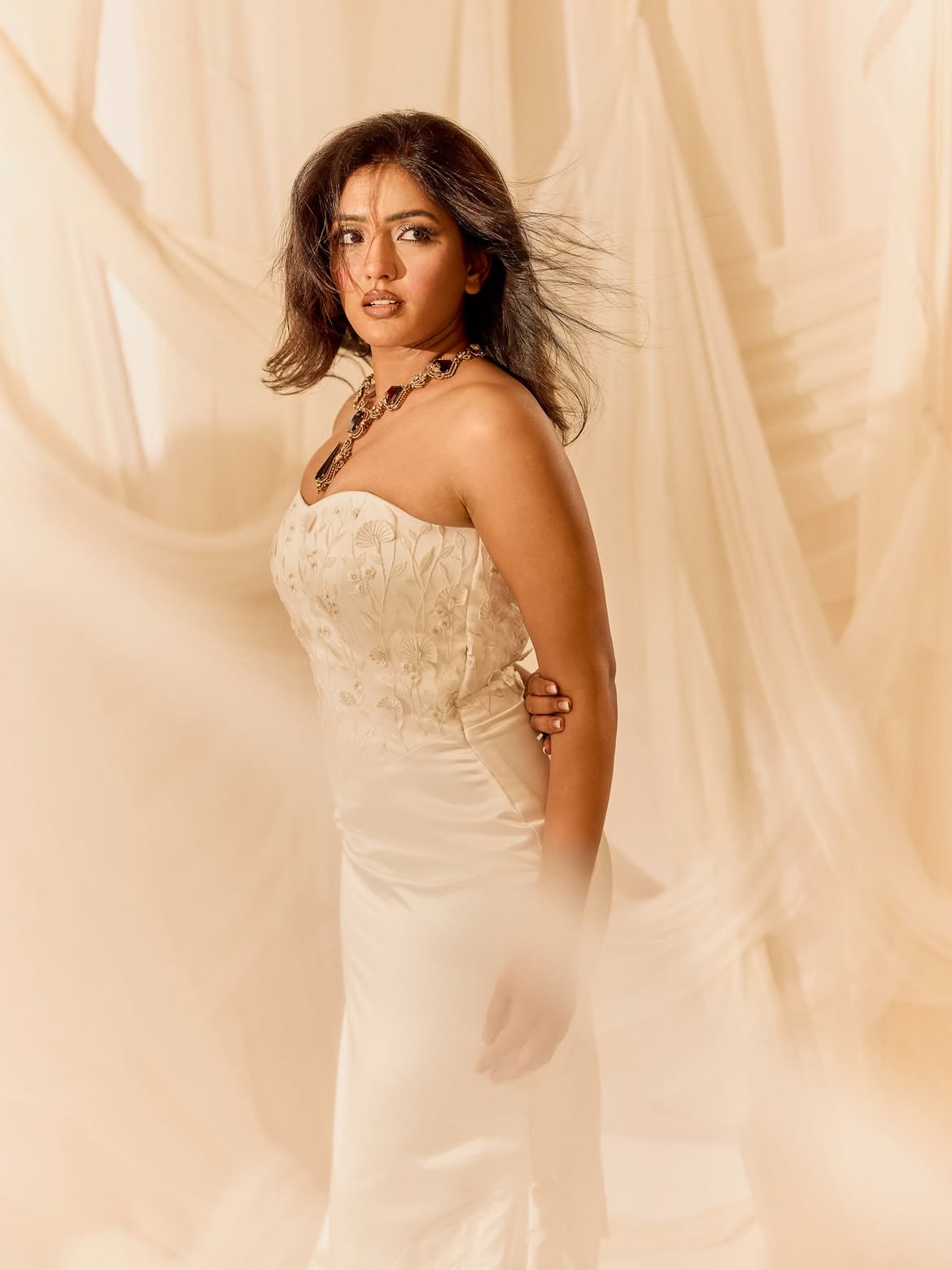 Eeshaa Rebba Dream Girl Looks
