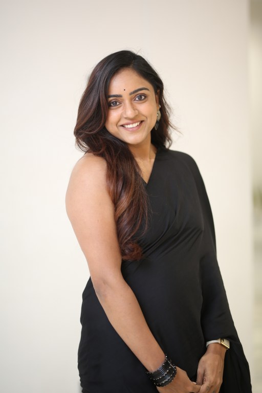Vithika Sheru Stunning Looks in Black Saree