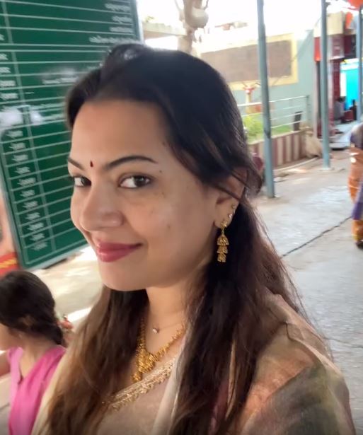 Geetha Madhuri Visits Tirumala With Family