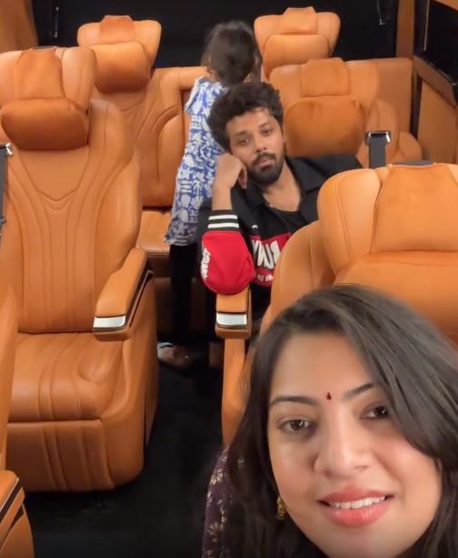 Geetha Madhuri Visits Tirumala With Family