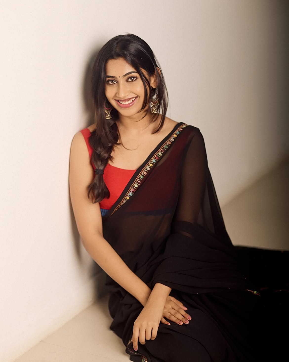Pallaburusu Actress Gomathy Reddy Stunning Looks