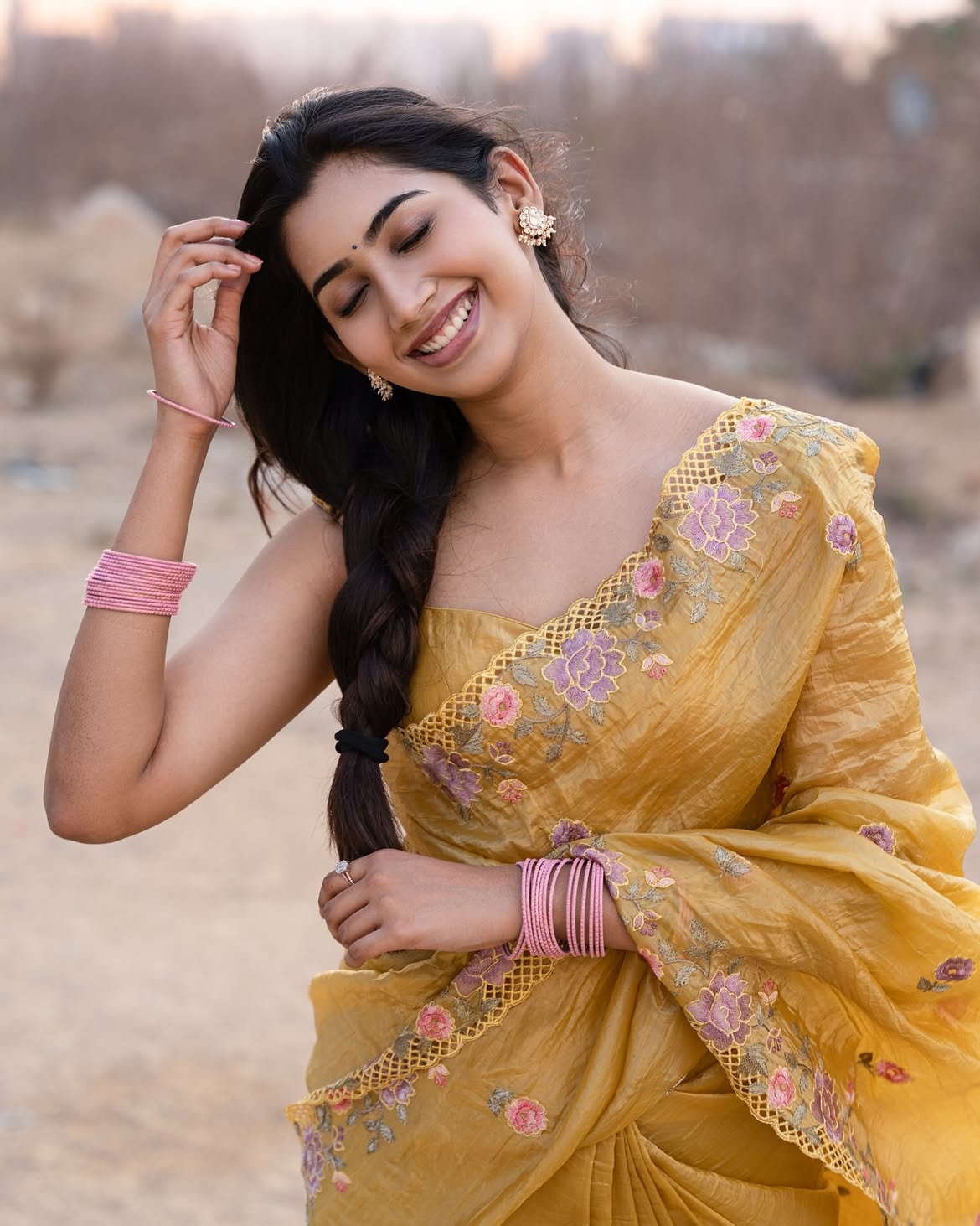 Pallaburusu Actress Gomathy Reddy Stunning Looks