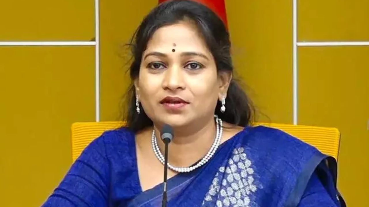 Minister Anitha : అమరావతి ఛాంపియన్‌షిప్‌లో అపశ్రుతి.. హోంమంత్రి అనిత చేతికి స్వల్పగాయం.. ఏమైందంటే?