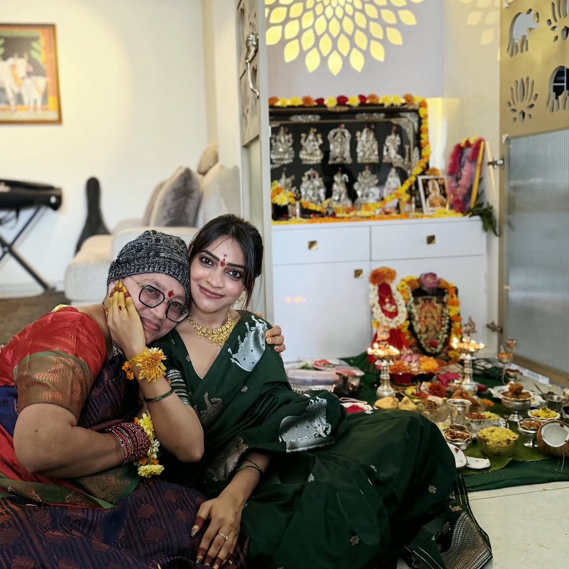 Ishwarya Vullingala Varalakshmi Vratham With Family
