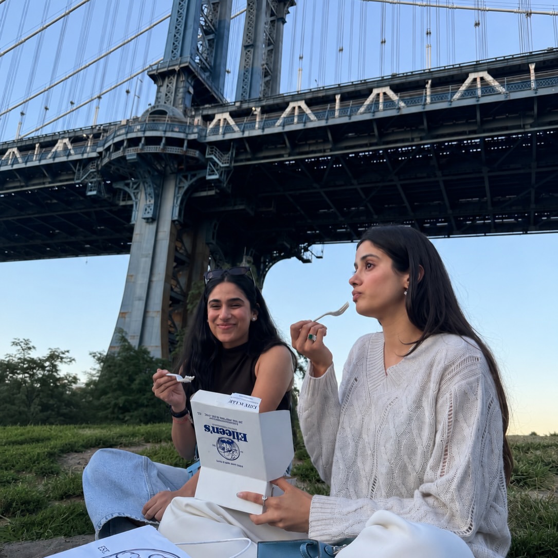 Janhvi Kapoor Enjoying Vacation with Friends