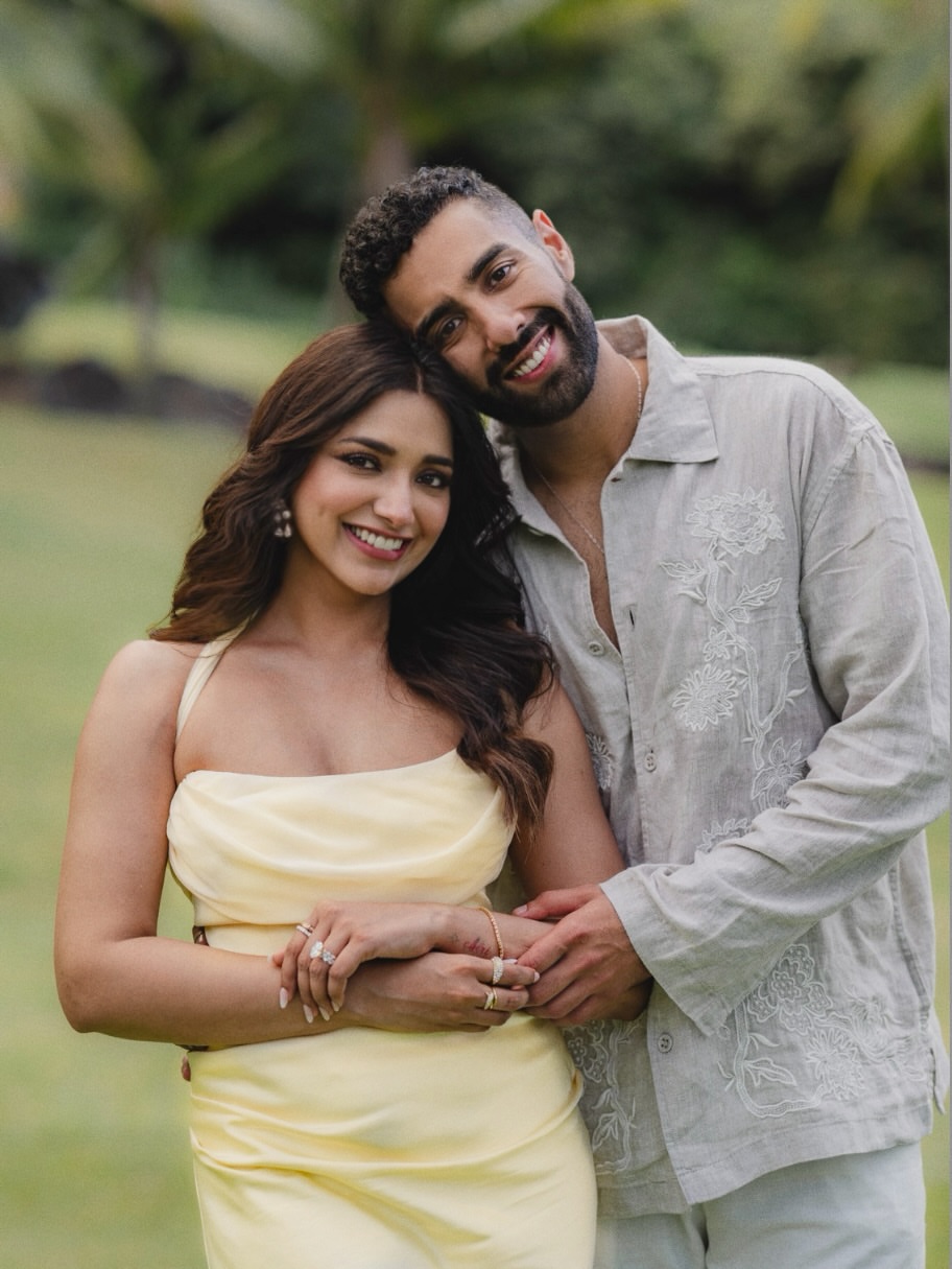 Jiyaa Shankar Engaged with Kaaran Shares Photos