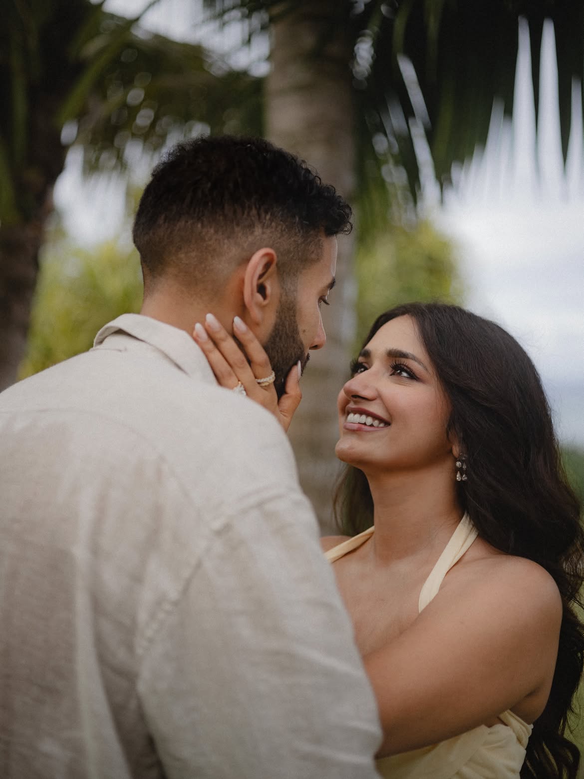 Jiyaa Shankar Engaged with Kaaran Shares Photos