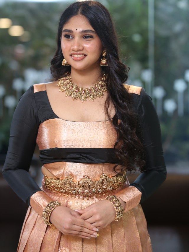 Jovika Vijaykumar Stunning Looks with Huge Ornaments