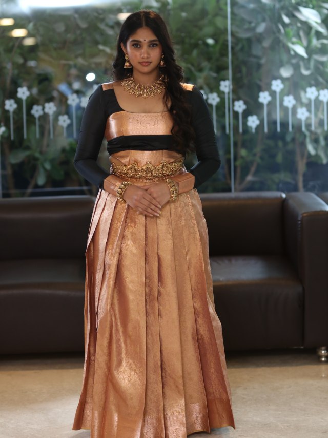 Jovika Vijaykumar Stunning Looks with Huge Ornaments