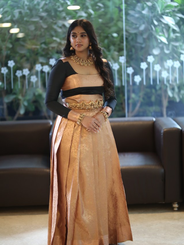 Jovika Vijaykumar Stunning Looks with Huge Ornaments