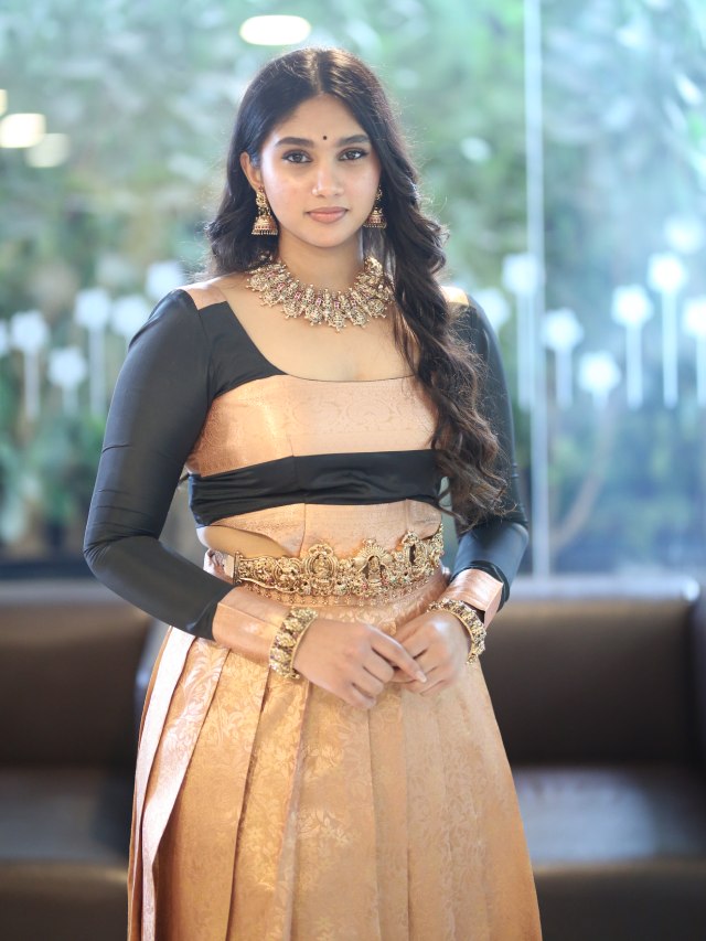 Jovika Vijaykumar Stunning Looks with Huge Ornaments