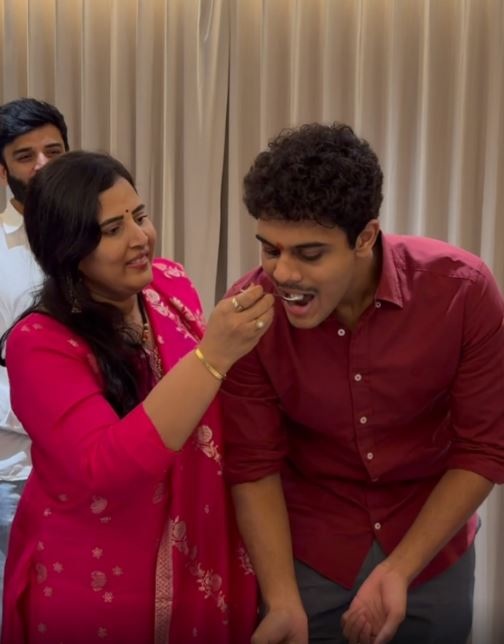 Kalvakuntla Himanshu Rao Shares Special Wishes on his Mother Birthday
