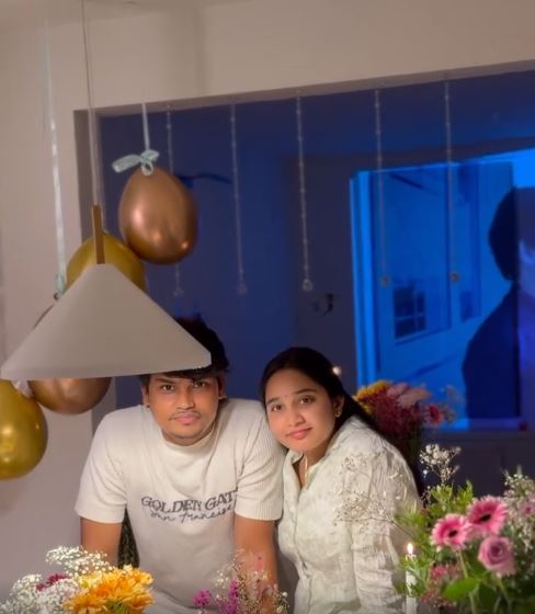 Jabardasth Kevvu Kartheek Wife Siri Birthday Celebrations