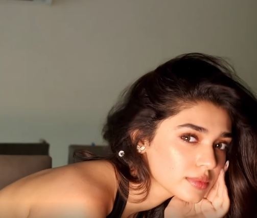 Krithi Shetty Sizzling Poses in Black Dress