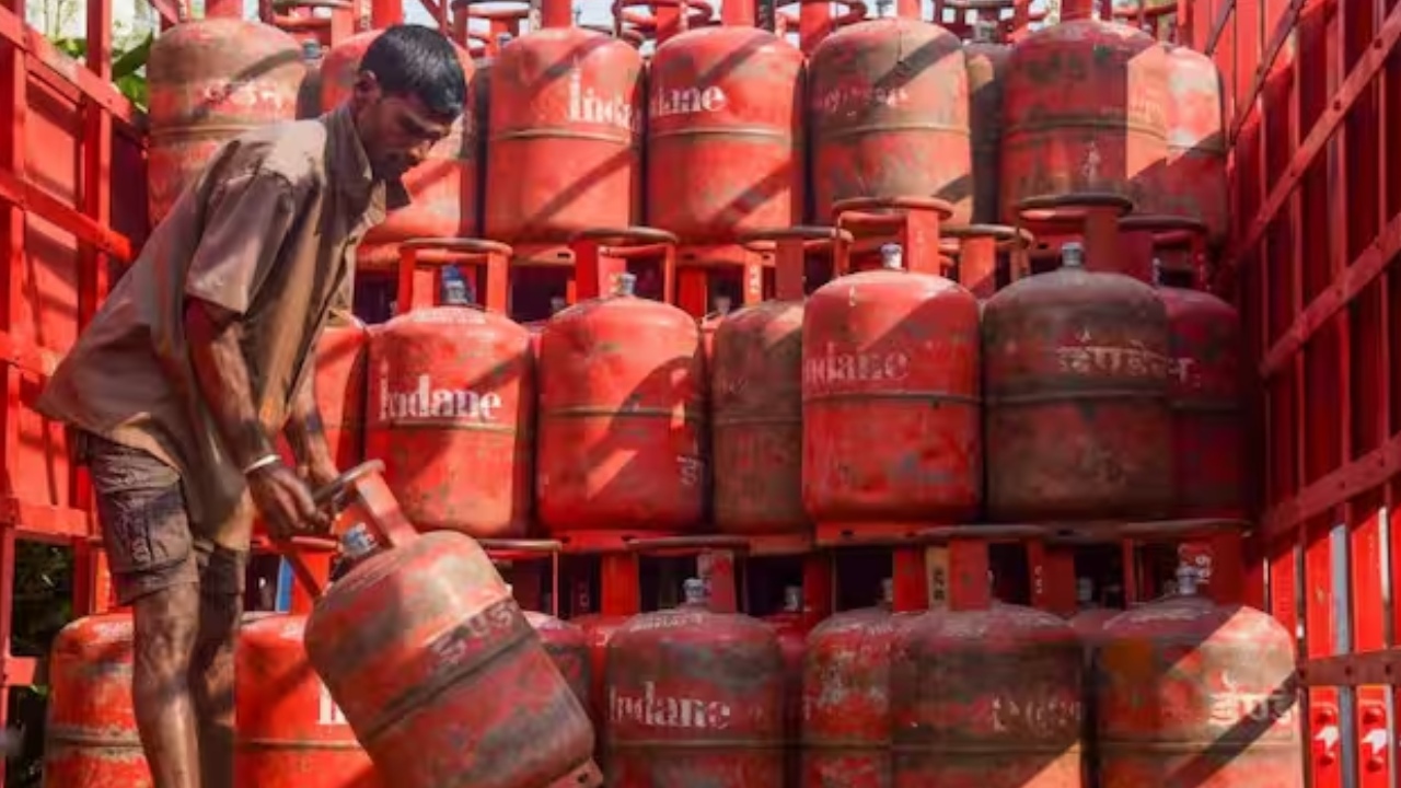 LPG Gas Subsidy : కొత్త LPG గ్యాస్ కనెక్షన్ కావాలా? PMUYతో సబ్సిడీ గ్యాస్.. అప్లై చేసే ఫుల్ ప్రాసెస్ ఇదే!