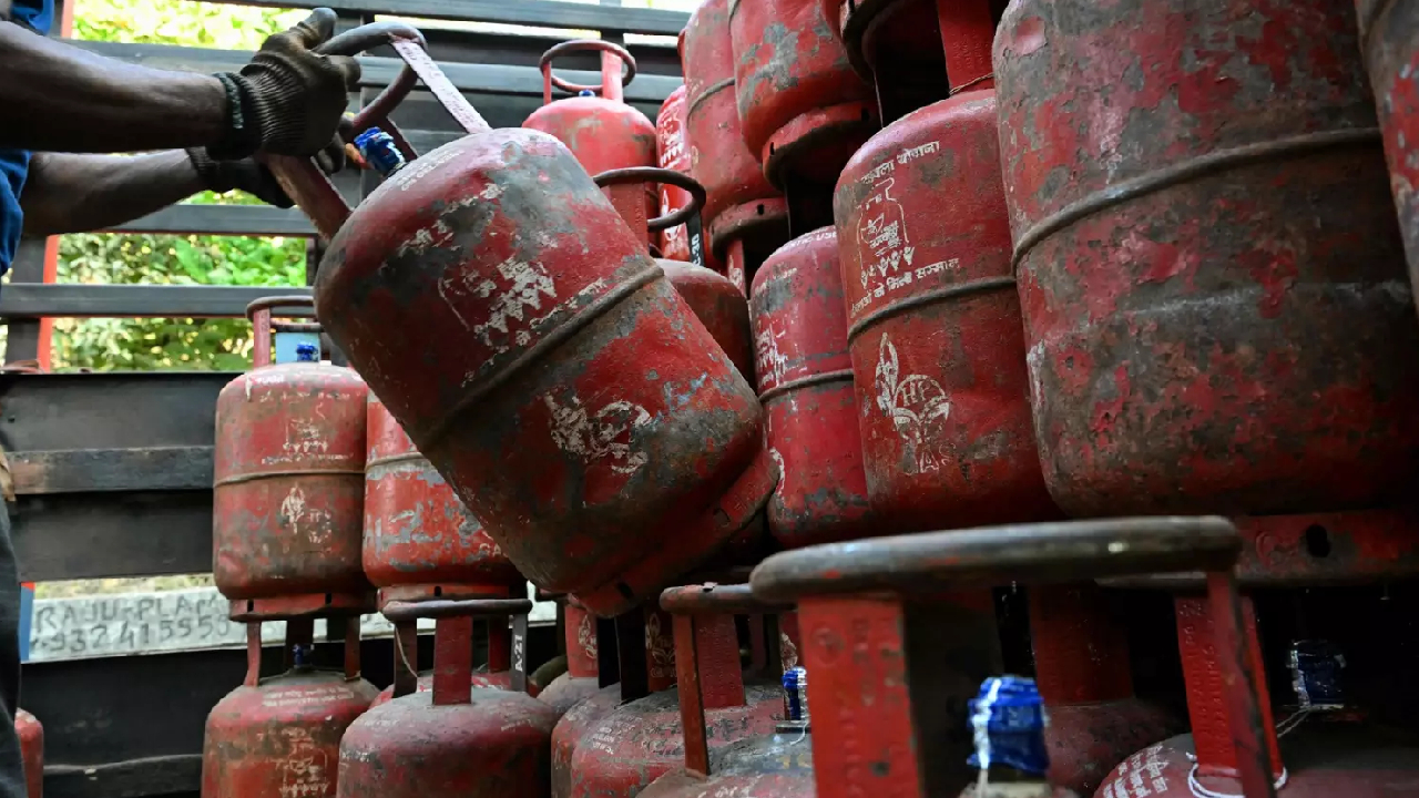 LPG Gas Cylinder: LPG గ్యాస్ వినియోగదారులకు బిగ్ అలర్ట్.. రేపటితో ముగియనున్న గడువు.. లేదంటే కనెక్షన్ కట్