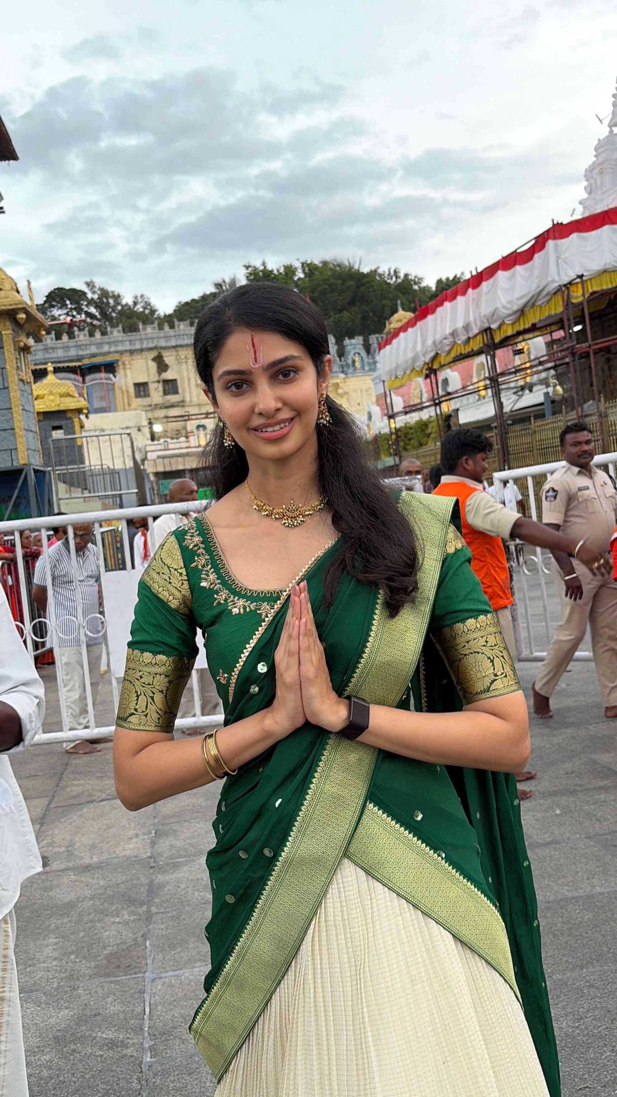 Manasa Varanasi Visits Tirumala Temple