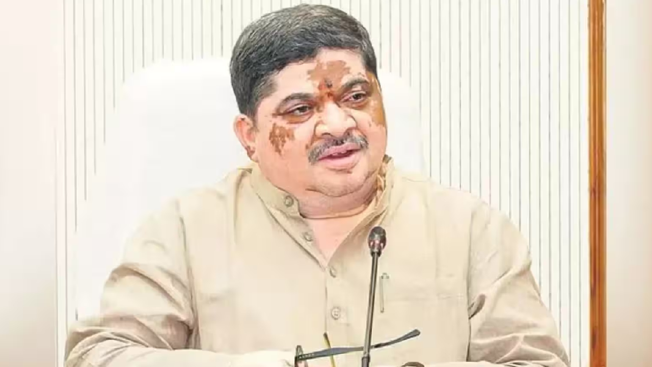 Ponnam Prabhakar: బీసీ మహిళలకు సర్కార్ గుడ్ న్యూస్.. ఉచిత కుట్టు మిషన్ల పంపిణీ.. పొన్నం ప్రభాకర్ కీలక ప్రకటన