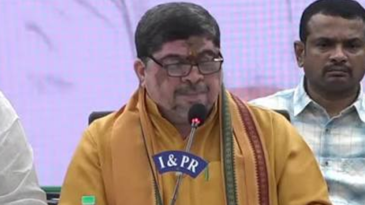 Ponnam Prabhakar: ఆటో కార్మికులు సమ్మెను వెనక్కి తీసుకోవాలి.. చార్జీల పెంపునకు ప్రత్యేక కమిటీ.. పొన్నం కీలక వ్యాఖ్యలు