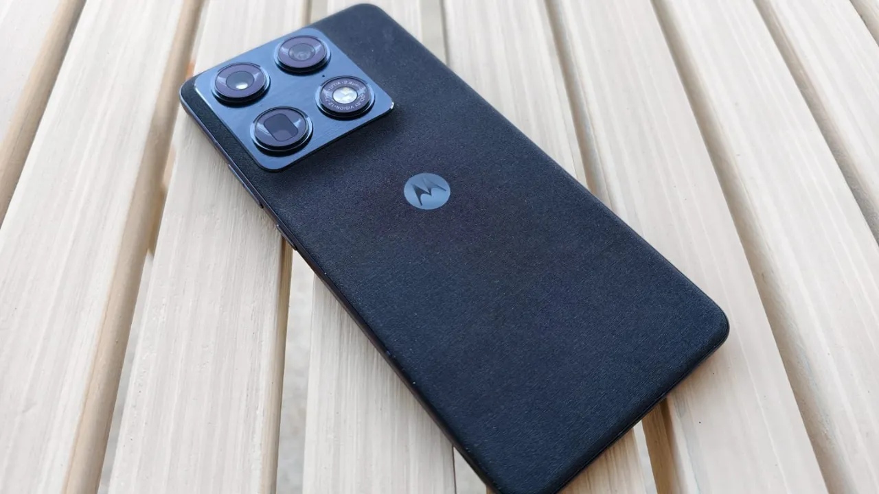 Motorola Signature Price