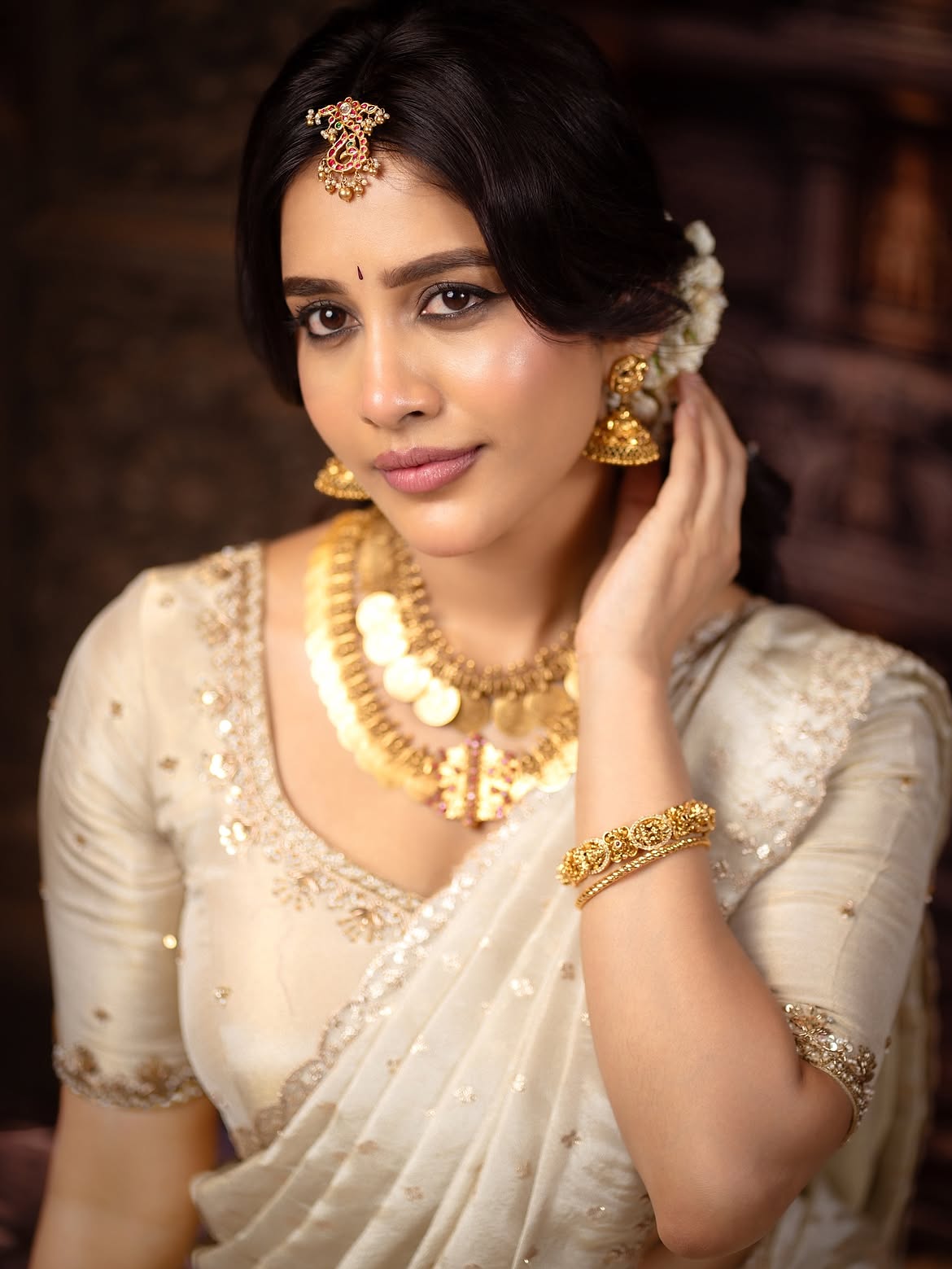 Nabha Natesh Stunning Looks in Saree for Onam