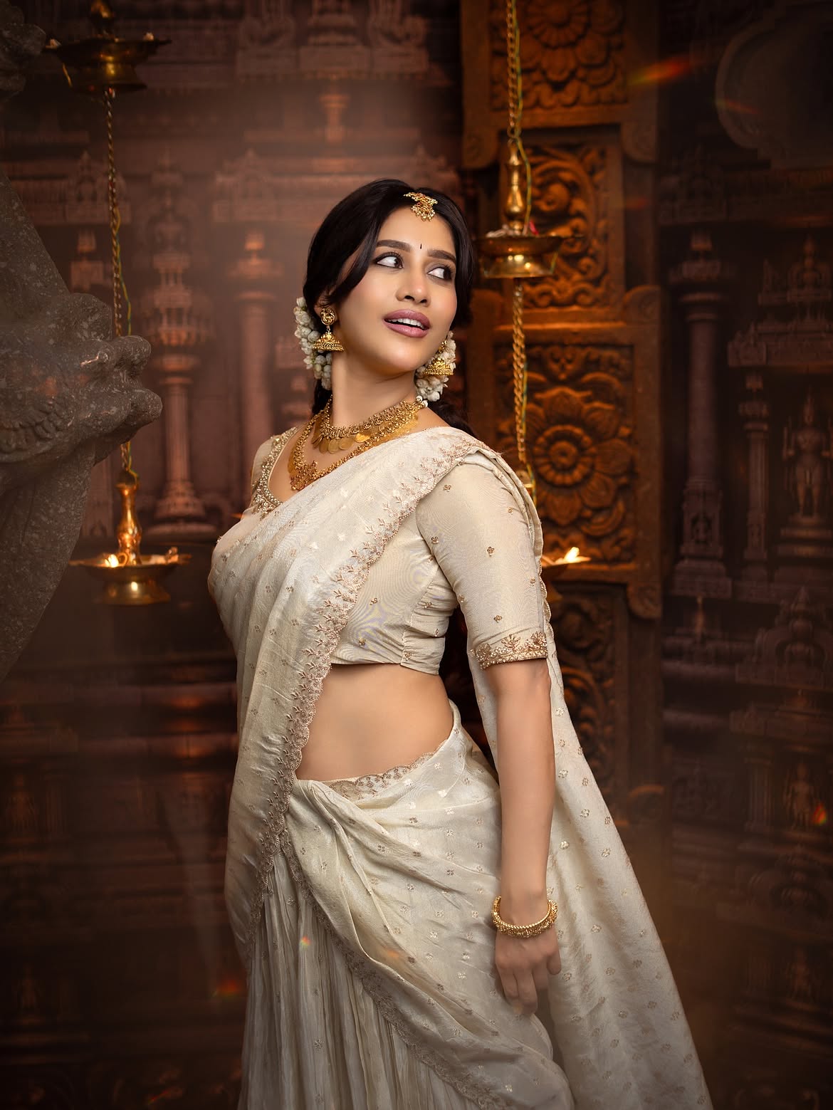 Nabha Natesh Stunning Looks in Saree for Onam