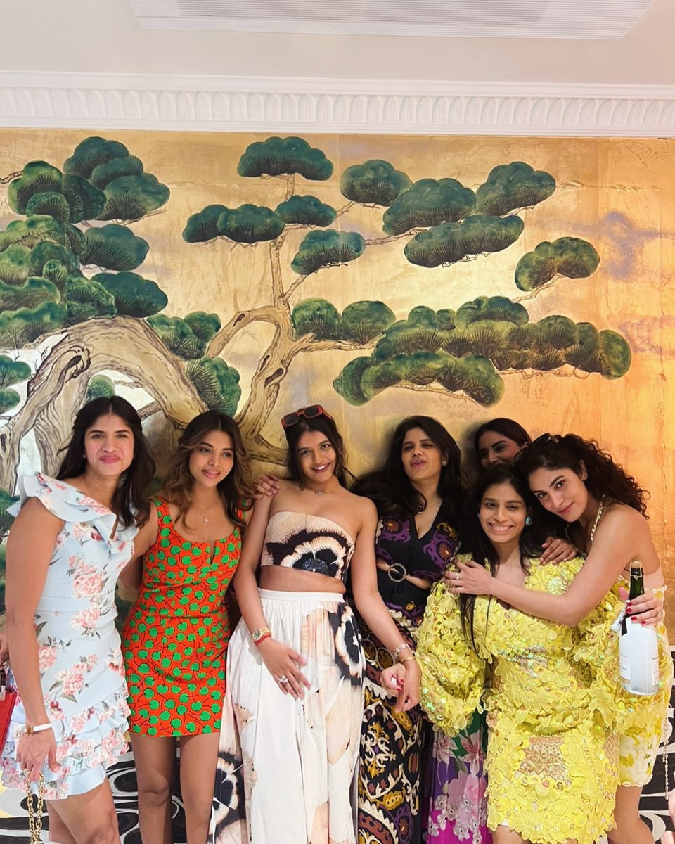 Allu Sirish Wife Nayanika Reddy Shares Photos with Friends